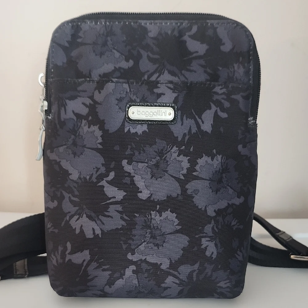 Baggallini Nylon Crossbody w/Free Baggallini Wristlet